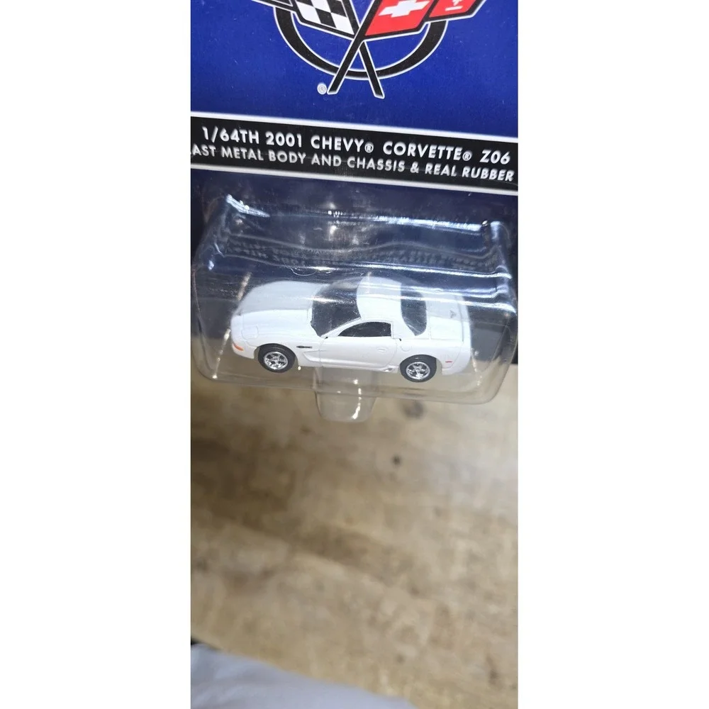 2007 Johnny Lightning 1:64 2001 Chevy Corvette Z06 Bone Stock Racing